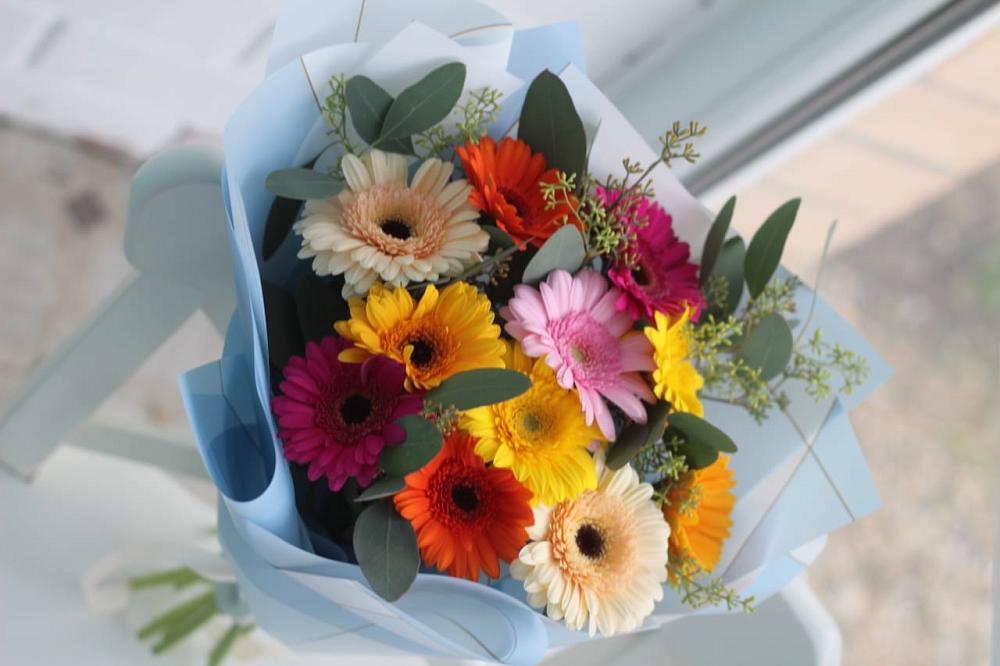 Букет цветов из: Герберы в Новолуговом