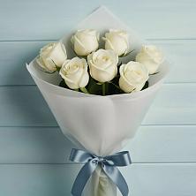 Букет 7 Белых роз Эдлесс Лав в Новолуговом