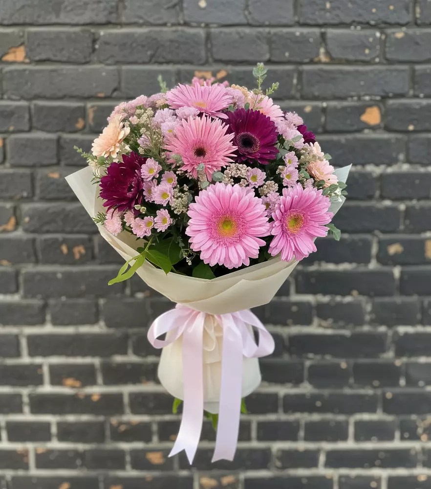 Букет цветов из: Герберы и Хризантемы в Новолуговом