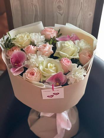 Букет цветов из: Орхидеи, Розы и Гвоздики в Новолуговом