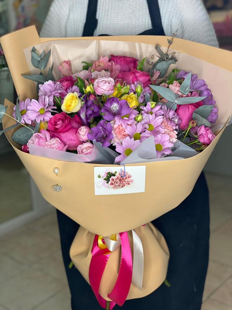 Букет цветов из: Хризантемы, Гвоздики и Альстромерии в Новолуговом