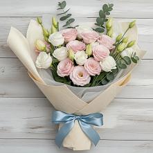 Букет цветов из:  Лизиантусы в Новолуговом