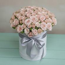 Цветочная композиция из Розы в шляпной коробке в Новолуговом