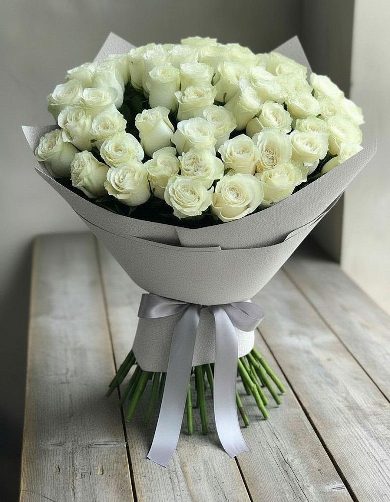 Букет 35 Белых роз в Новолуговом