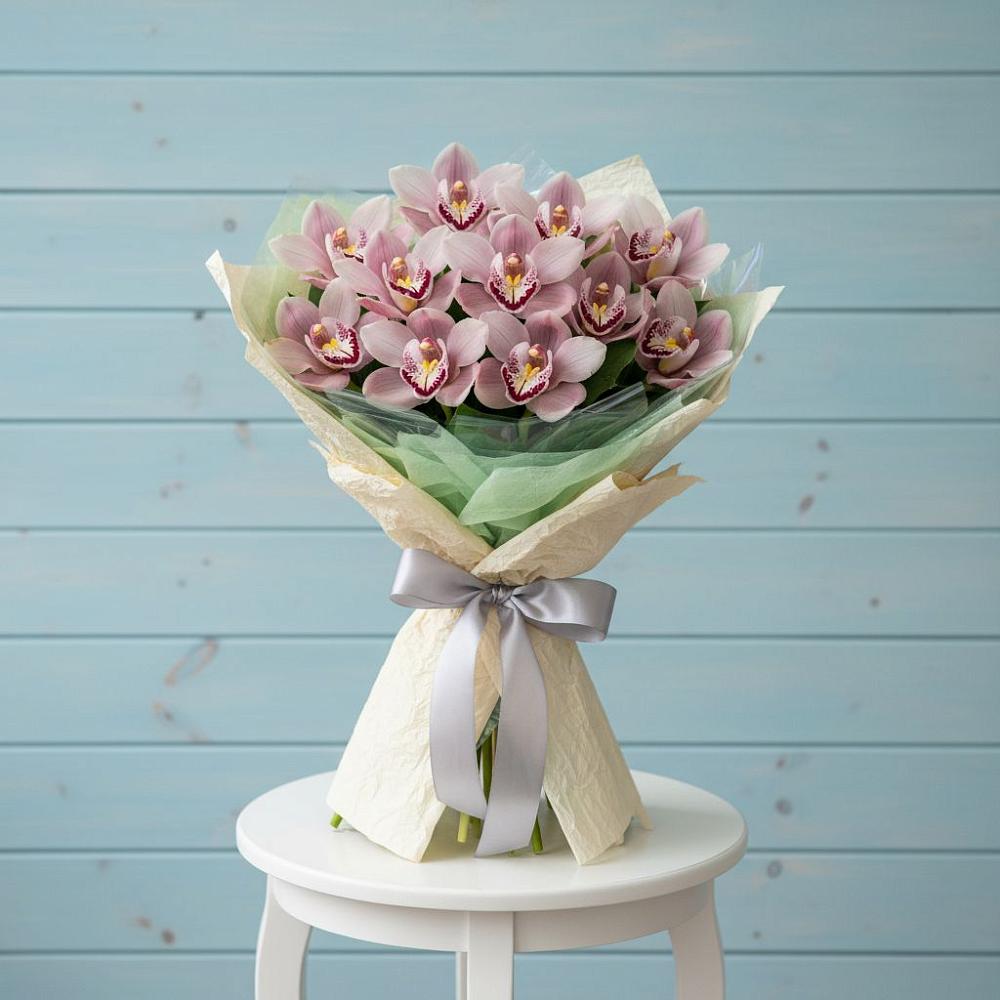 Букет цветов из: Орхидеи и Розы в Новолуговом