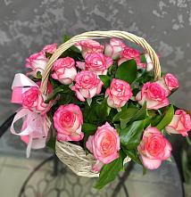 Цветочная композиция из Розы в корзине в Новолуговом