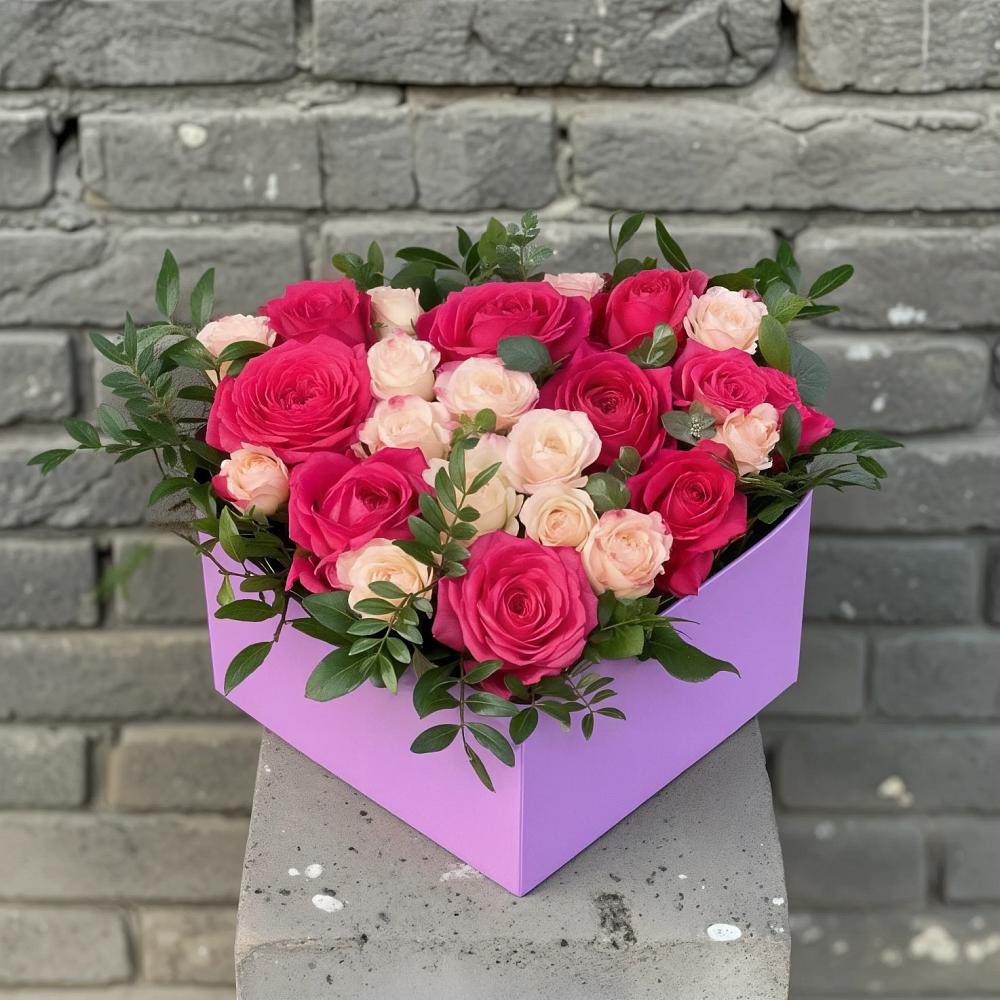 Цветочная композиция из Розы в коробке в Новолуговом