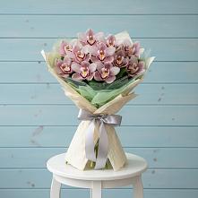 Букет цветов из:  Орхидеи и Розы в Новолуговом