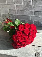 Букет Красные розы Фридом в Новолуговом