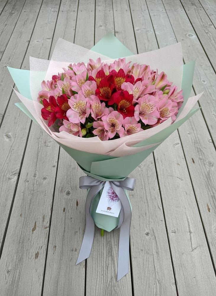 Букет цветов из: Альстромерии в Новолуговом