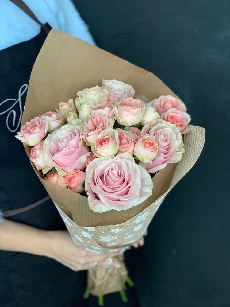 Букет цветов из: Хризантемы и Розы в Новолуговом