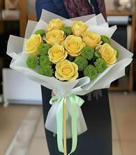 Букет цветов из:  Хризантемы и Розы в Новолуговом