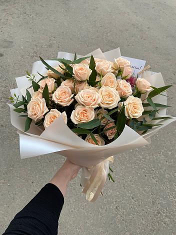 Букет Кремовые розы Латте в Новолуговом
