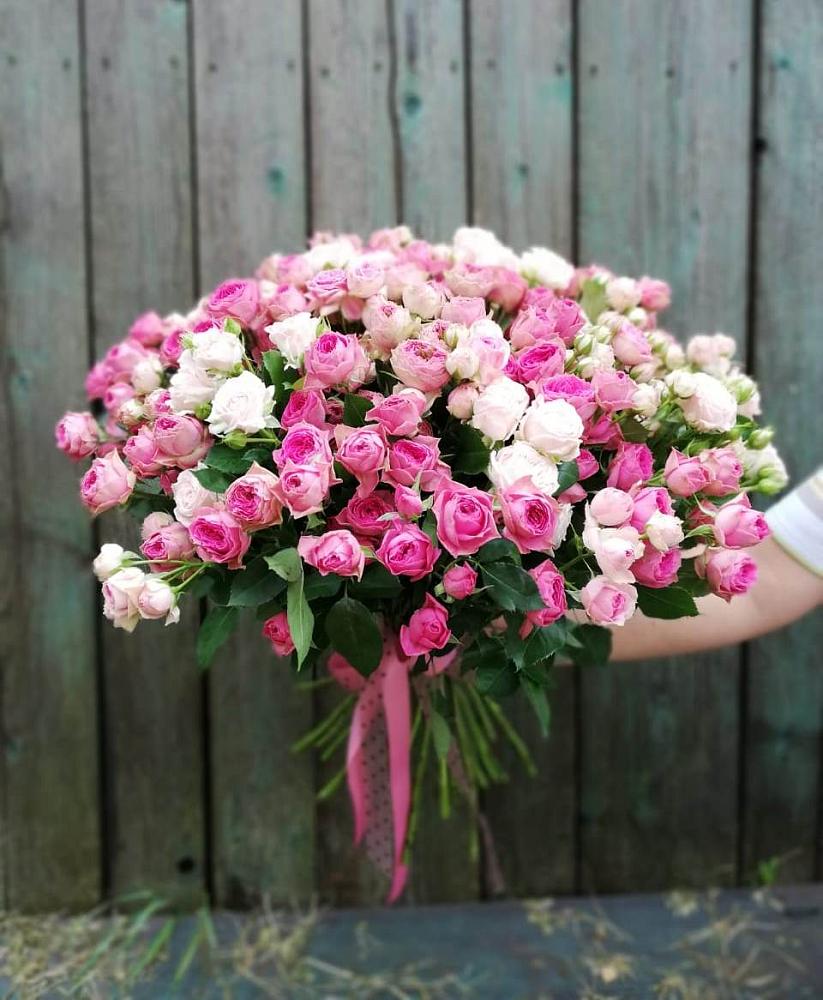 Букет Розовые кустовые розы Натали и Лав Лидия в Новолуговом