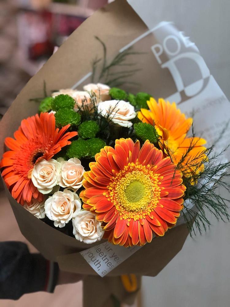 Букет цветов из: Герберы, Хризантемы и Розы в Новолуговом