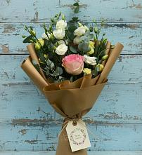 Букет цветов из:  Розы и Лизиантусы в Новолуговом