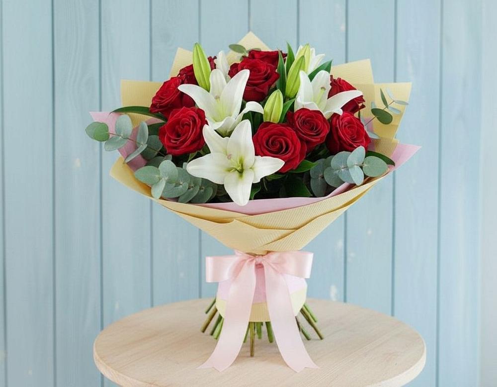 Букет цветов из: Лилии и Розы в Новолуговом